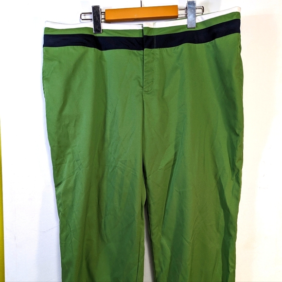 Nike Dri-Fit Legging Capris Knee Length Shorts Green Women Size XL (16-18) - Picture 1 of 6